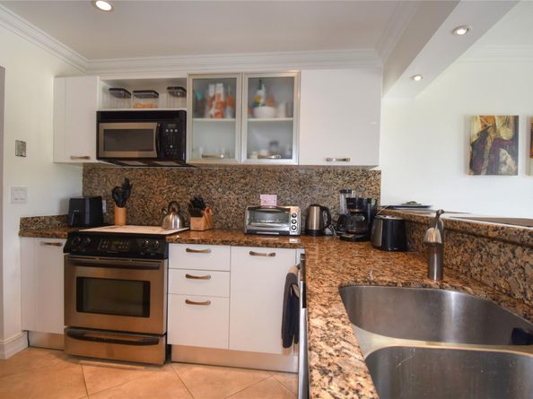 17560 Atlantic Blvd 215, Sunny Isles Beach FL 33160