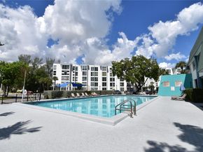 17560 Atlantic Blvd 215, Sunny Isles Beach FL 33160