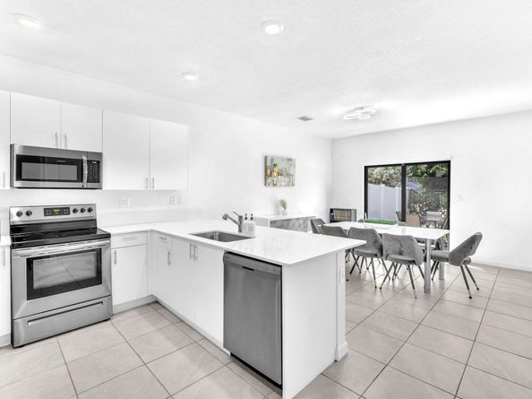 20308 NW 6th Pl, Miami Gardens FL 33169