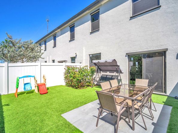 20308 NW 6th Pl, Miami Gardens FL 33169