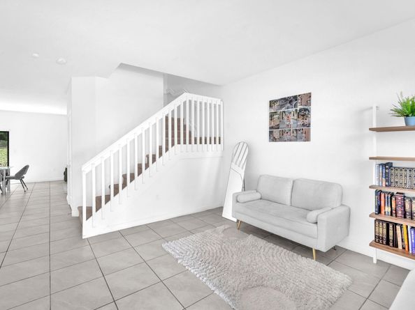 20308 NW 6th Pl, Miami Gardens FL 33169