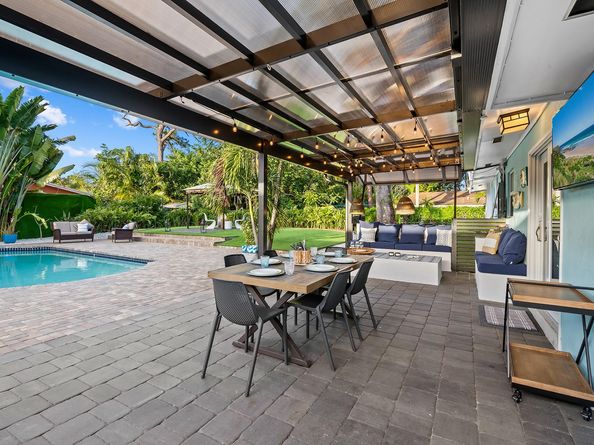1813 SW 10th Ct, Fort Lauderdale FL 33312