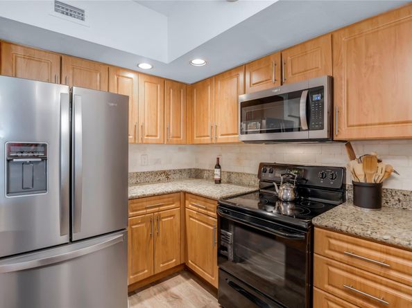 731 Vista Isles Dr 1527, Plantation FL 33325