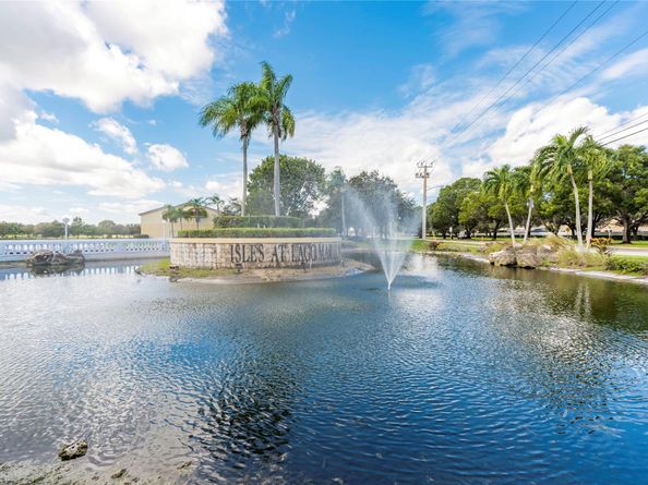 731 Vista Isles Dr 1527, Plantation FL 33325