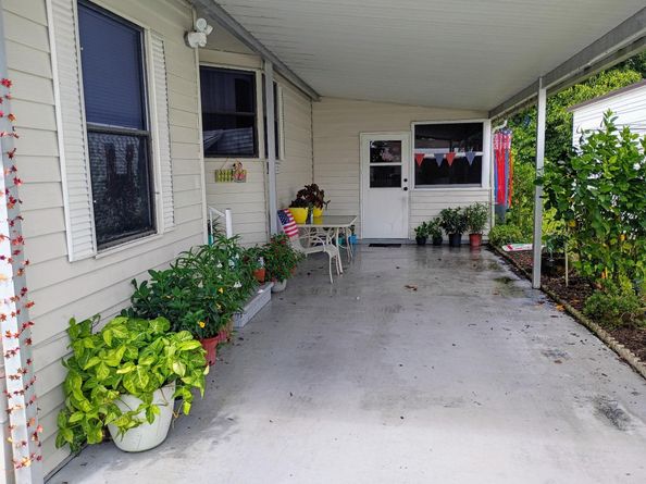 3353 Lake Overlook Pl, Lantana FL 33462