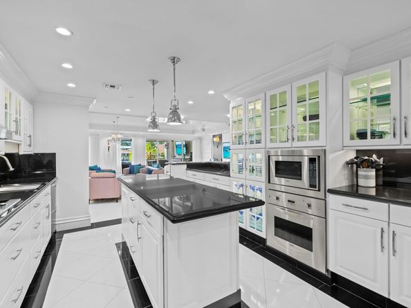 615 Bayshore Dr 103, Fort Lauderdale FL 33304