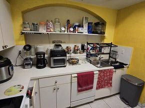 8930 W Flagler St 221, Miami FL 33174