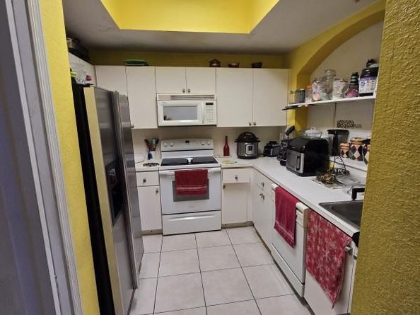 8930 W Flagler St 221, Miami FL 33174