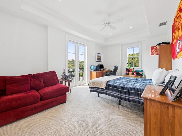 1020 Ponce De Leon Dr, Fort Lauderdale FL 33316