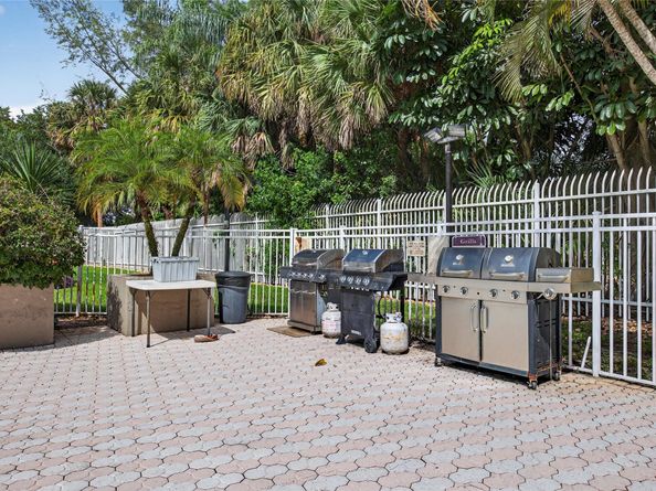 3930 Inverrary Blvd 604D, Fort Lauderdale FL 33319