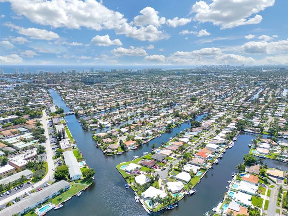 320 SE 5th Ave, Pompano Beach FL 33060