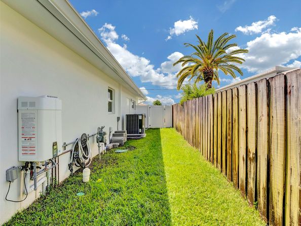 320 SE 5th Ave, Pompano Beach FL 33060