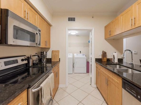 6556 Emerald Dunes Drive 207, West Palm Beach FL 33411