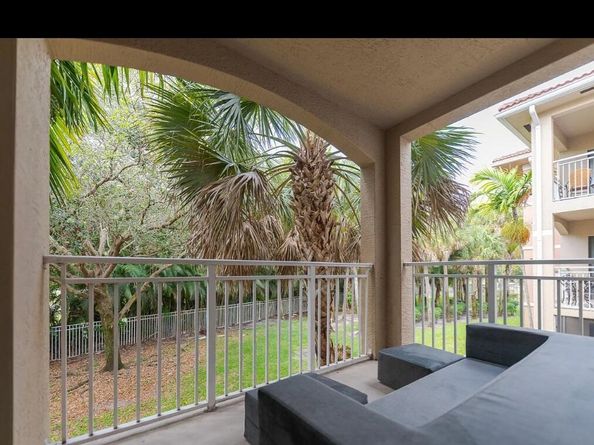 6556 Emerald Dunes Drive 207, West Palm Beach FL 33411