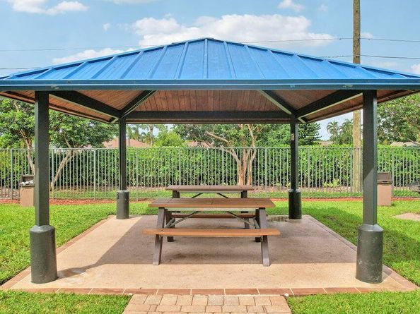 2850 S Oasis Drive, Boynton Beach FL 33426