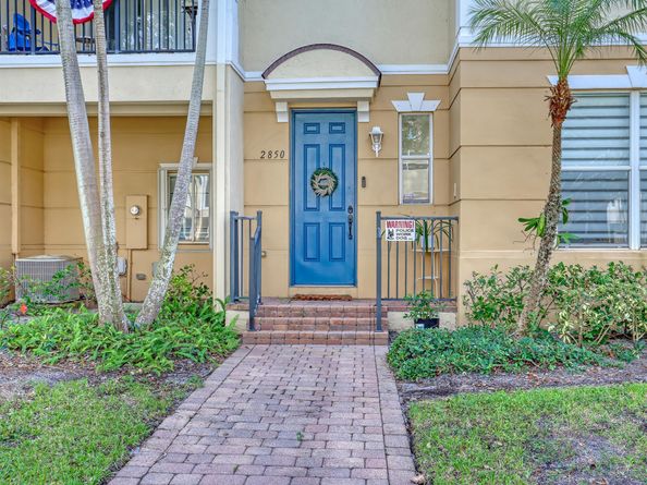 2850 S Oasis Drive, Boynton Beach FL 33426