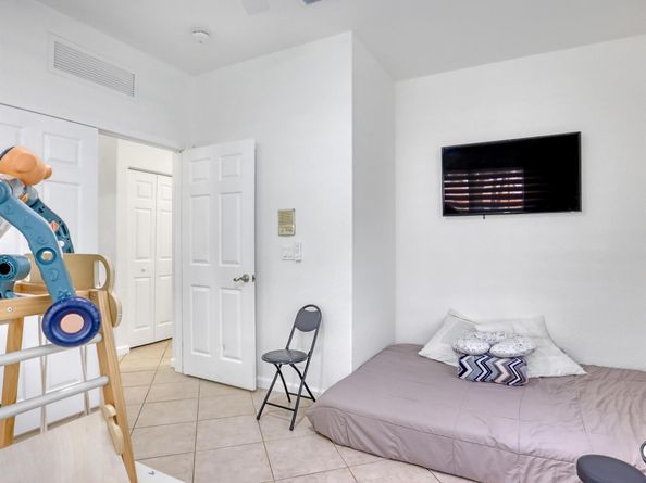 2850 S Oasis Drive, Boynton Beach FL 33426