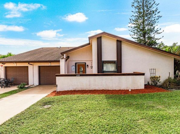 3709 Hertford Court, Greenacres FL 33463