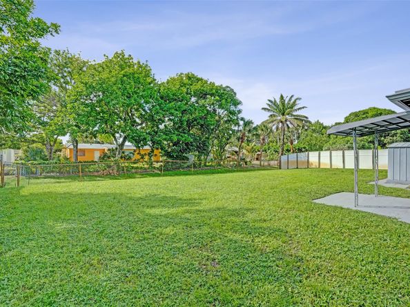 4738 NW 5th St, Plantation FL 33317