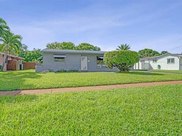 4738 NW 5th St, Plantation FL 33317