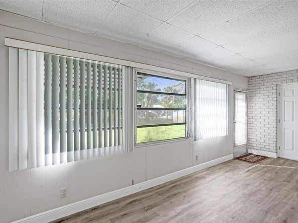 4738 NW 5th St, Plantation FL 33317