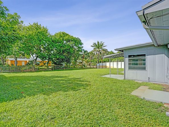 4738 NW 5th St, Plantation FL 33317