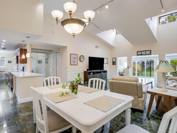 6827 Fountains Circle, Lake Worth FL 33467