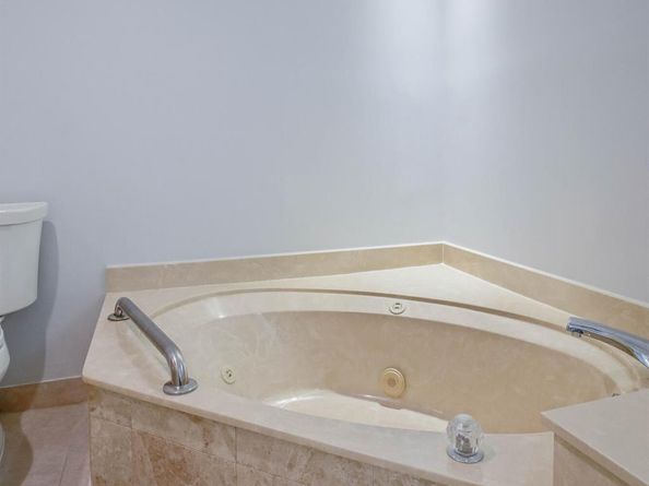 6827 Fountains Circle, Lake Worth FL 33467