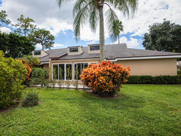 6827 Fountains Circle, Lake Worth FL 33467