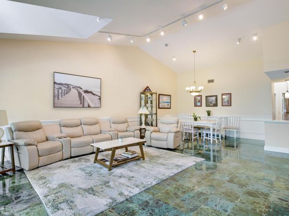 6827 Fountains Circle, Lake Worth FL 33467