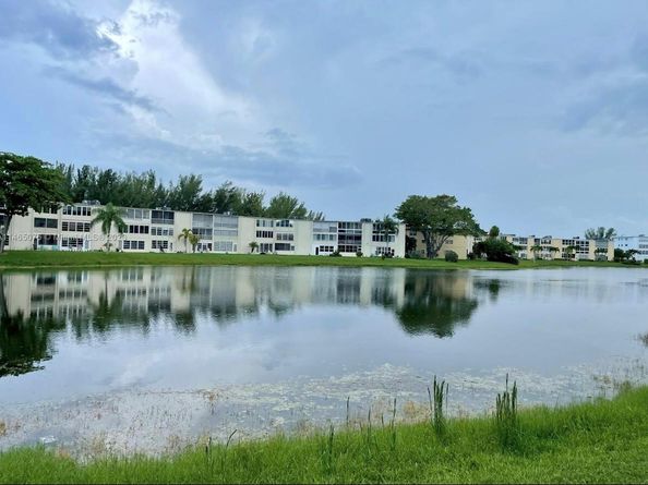 308 Wellington D, West Palm Beach FL 33417
