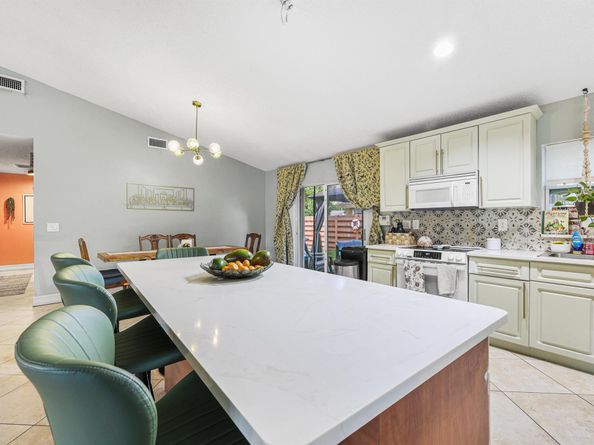 7527 SW 7th Street, North Lauderdale FL 33068