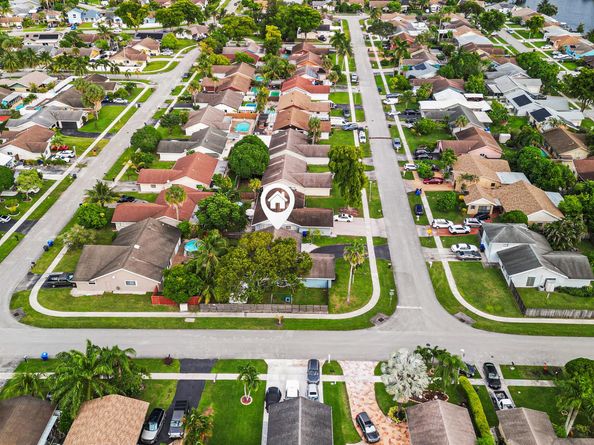 7527 SW 7th Street, North Lauderdale FL 33068