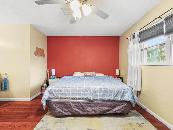 7527 SW 7th Street, North Lauderdale FL 33068