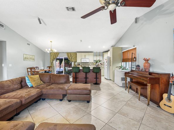 7527 SW 7th Street, North Lauderdale FL 33068