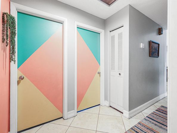 7527 SW 7th Street, North Lauderdale FL 33068