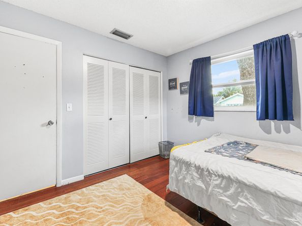7527 SW 7th Street, North Lauderdale FL 33068