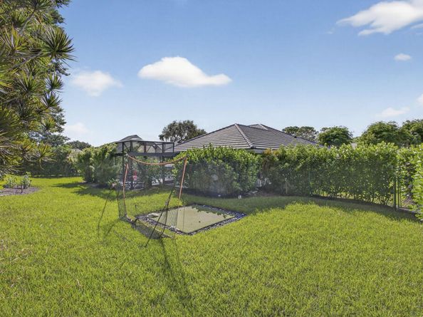 18 Berwick Road, Palm Beach Gardens FL 33418