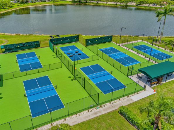 18 Berwick Road, Palm Beach Gardens FL 33418