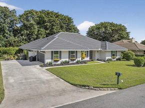 18 Berwick Road, Palm Beach Gardens FL 33418