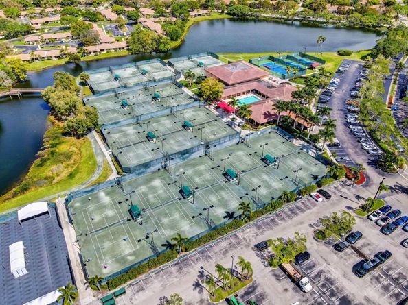 18 Berwick Road, Palm Beach Gardens FL 33418