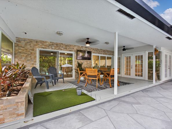 18 Berwick Road, Palm Beach Gardens FL 33418