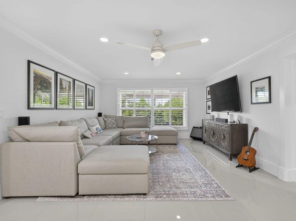 18 Berwick Road, Palm Beach Gardens FL 33418
