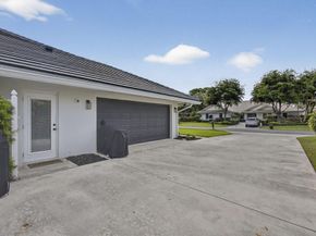 18 Berwick Road, Palm Beach Gardens FL 33418