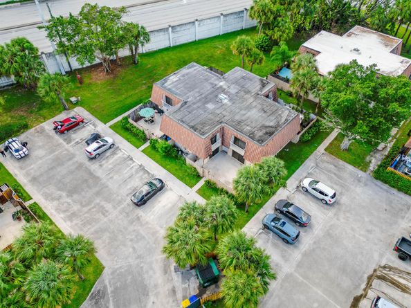 855 Blue Ridge Circle 855, West Palm Beach FL 33409