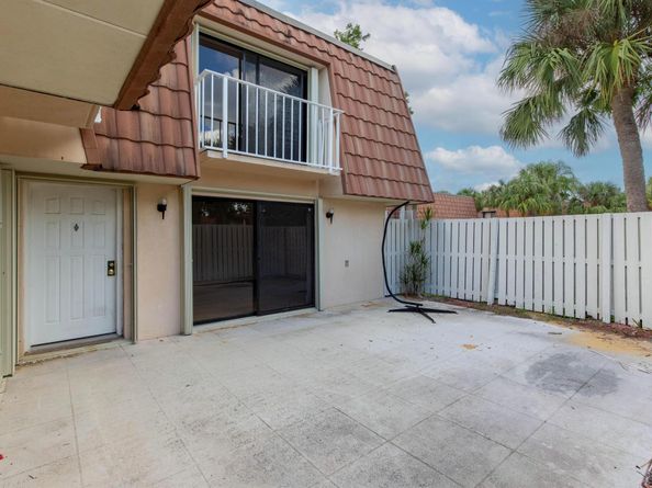 855 Blue Ridge Circle 855, West Palm Beach FL 33409