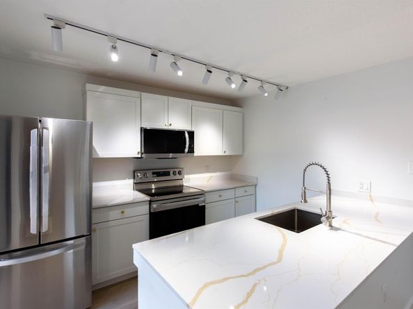 855 Blue Ridge Circle 855, West Palm Beach FL 33409