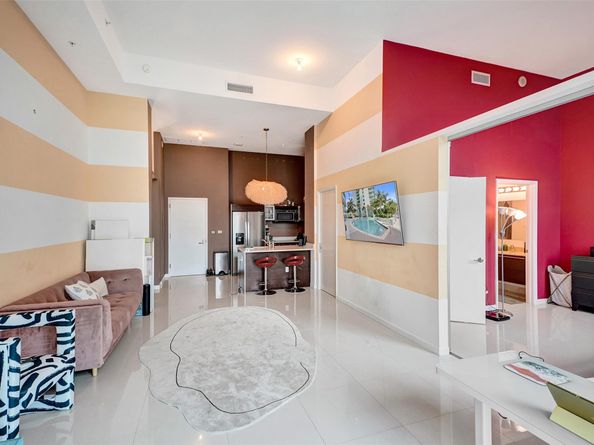 1900 N Bayshore Dr 715, Miami FL 33132