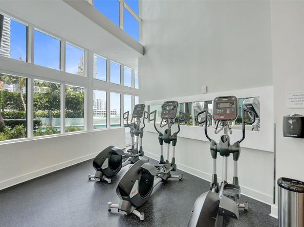 1900 N Bayshore Dr 715, Miami FL 33132