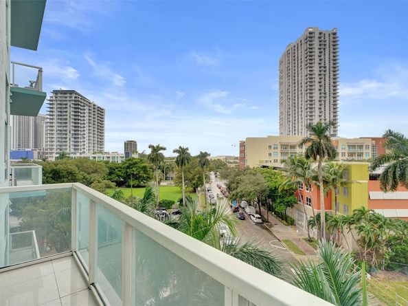 1900 N Bayshore Dr 715, Miami FL 33132